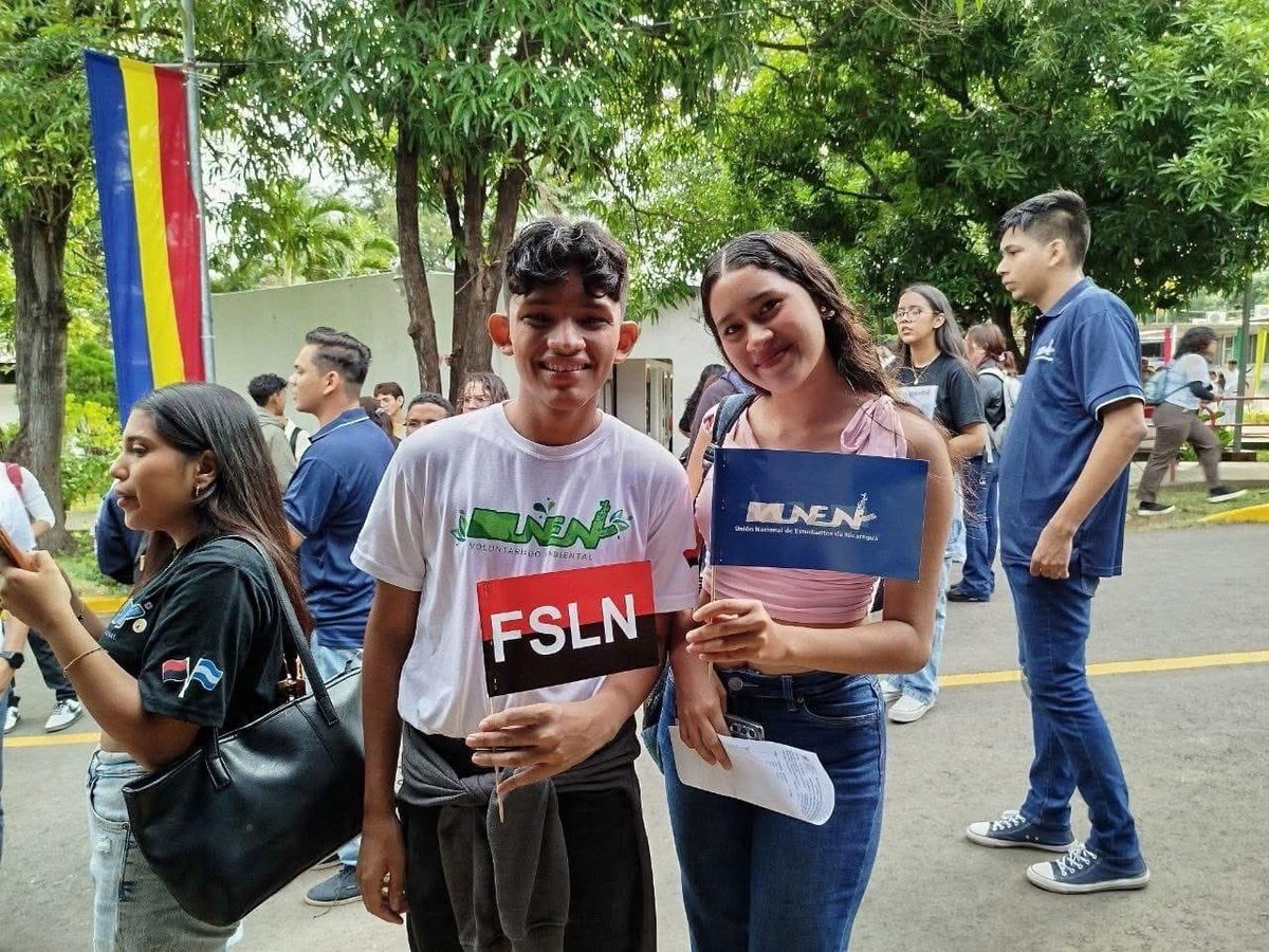 UNAN-Managua da la Bienvenida, a todos sus estudiantes de primer ingreso esta mañana con un ambiente de alegría y festivo al iniciar su primer día de Clases.
#NicaraguaConDanielYRosario
#NicaraguaEnRevolución
#SoloEnRevolución