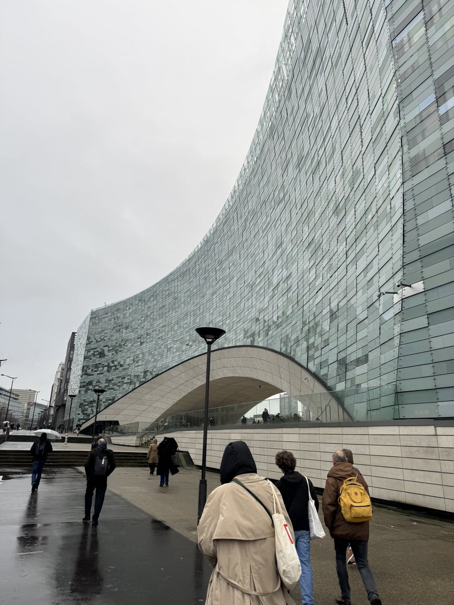 Alexandre_HRN's tweet image. Au revoir @libe.
Après 4 ans passés à @CheckNewsfr je quitte Libération pour commencer dès aujourd’hui une nouvelle aventure au service d’enquête vidéo du @lemondefr !