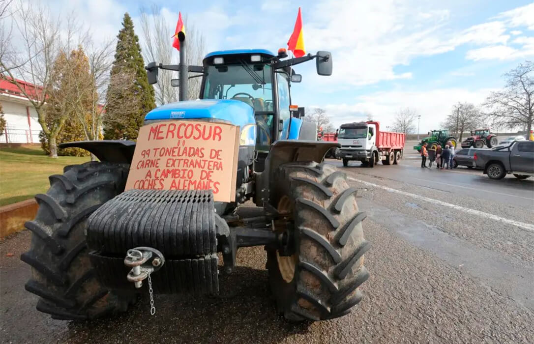 Una multitud de tractoradas minoritarias vuelven a mostrar el malestar del campo en el primer aniversario de las movilizaciones
agroinformacion.com/una-multitud-d…