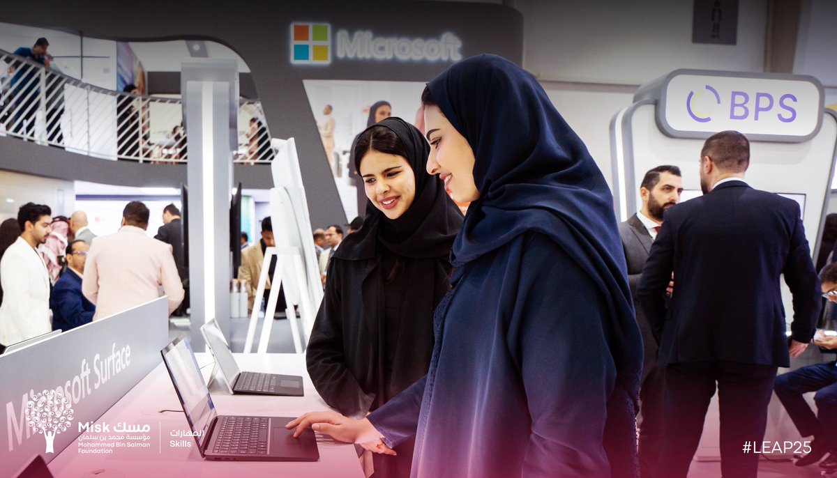MiskSkills's tweet photo. معارف وخبرات ألهمت أفضل المستفيدين أداءً في برنامج تجربة العمل الافتراضي، المقدم من #مسك_المهارات، في لقاء مُثري مع فريق عمل @Microsoft_Saudi في #ليب25 بهدف دعم الطاقات الشابة وتوسيع آفاقهم للابتكار. https://t.co/y8au5q9mqD
