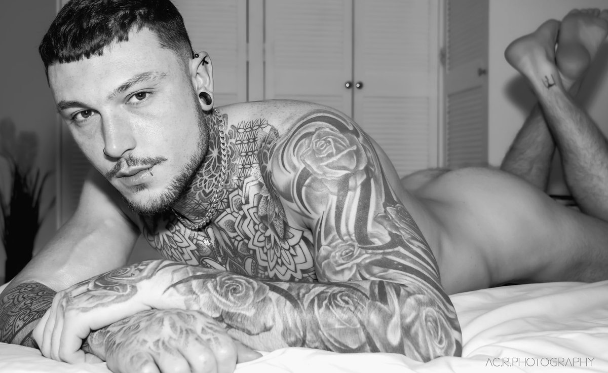CRivzphoto's tweet photo. 📷📸

Model: Luke

@love4fitguys @hunglondonvers @viktorromvenus @JuicyTwinkXXL @XXL @MensFitnessX @scottHanders_37 @KalHenryModel https://t.co/Yjsfmj8oq8