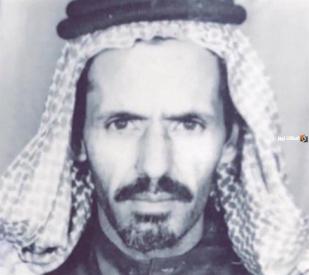 آل باتشينو:
"لا أستطيع أن أقول مرحباً لشخص لا أستلطفه".

بندر بن سرور:
"قولة هلا لمن لا يودك مهونه".