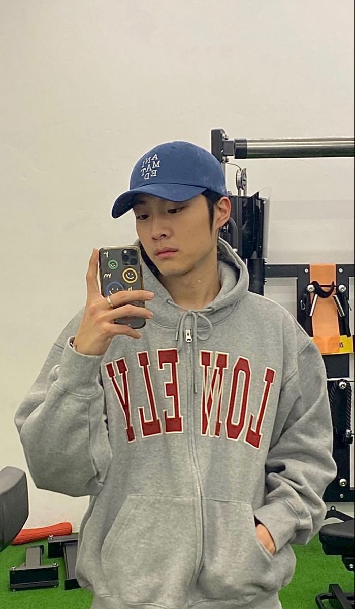 wonjongten's tweet photo. @moonlightat1001 เสื้อ lonely แต่คนใส่ไม่ lonely ทั้งคู่🥰 https://t.co/WsbmZCXyl4