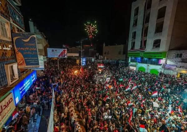 #تعز توقد شعلة الذكرى الـ 14 لـ #ثورة_11_فبراير وسط حضور رسمي وشعبي واسع تدشينا للفعاليات الاحتفائية بالمناسبة
#فبراير_مجيد 
#فبراير_التحرير_واستعادة_الدولة