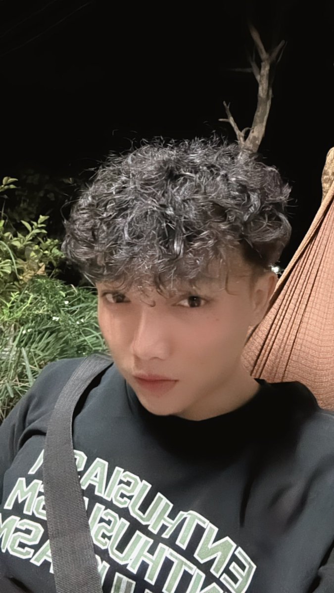 Z1sakay's tweet photo. หล่อเเบบเขา คงไม่มาเหงาเเบบนี้😑 https://t.co/2Ux8zipuXT