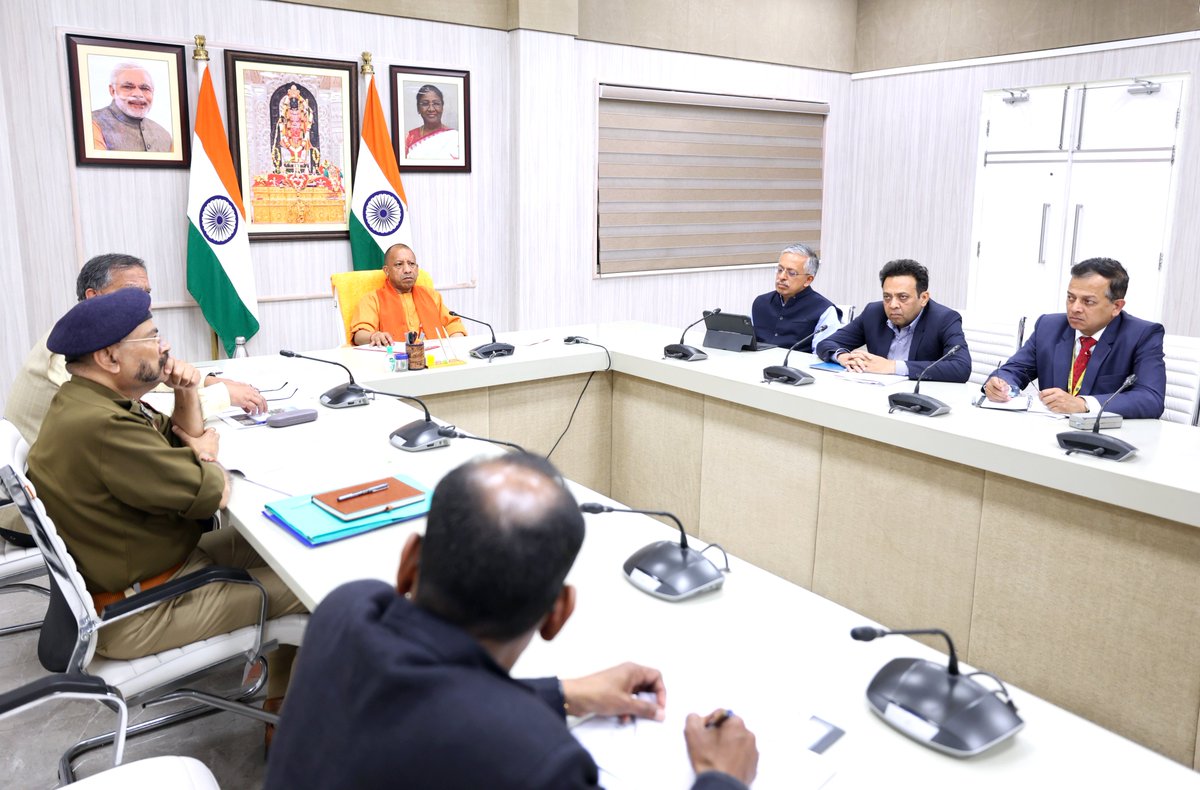 myogioffice's tweet image. 12 फरवरी को संत रविदास जयंती का पावन अवसर है। वाराणसी के सीर गोवर्धनपुर सहित प्रदेश में अनेक जनपदों में विविध आयोजन होंगे। वाराणसी कमिश्नरेट सहित सभी संबंधित जनपद इसके दृष्टिगत सतर्क और सावधान रहें। सभी आयोजन सौहार्दपूर्ण माहौल में संपन्न हों, यह सुनिश्चित कराएं: मुख्यमंत्री श्री…