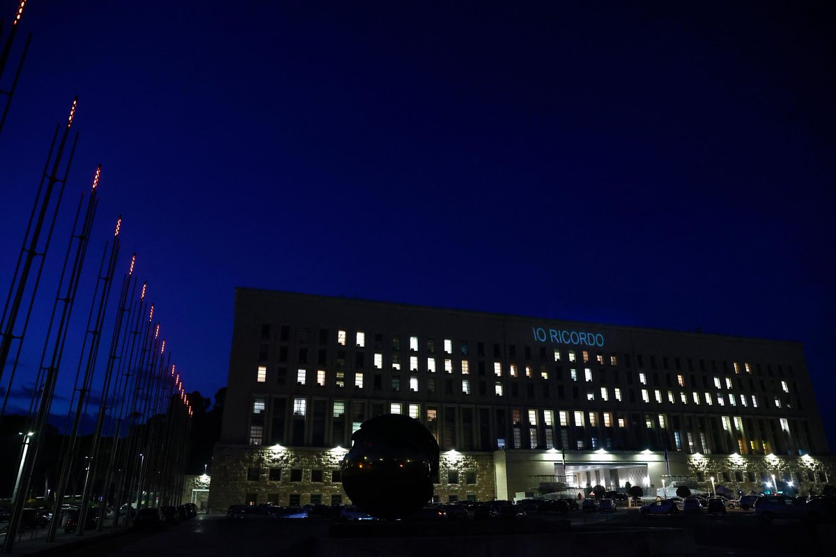 Per commemorare il #10Febbraio, la scritta “Io Ricordo” illumina il Palazzo della Farnesina. Teniamo accesa la luce della memoria sulle vittime delle #foibe e sulla tragedia degli esuli istriani, fiumani e dalmati.
⬇️
esteri.it/it/sala_stampa…