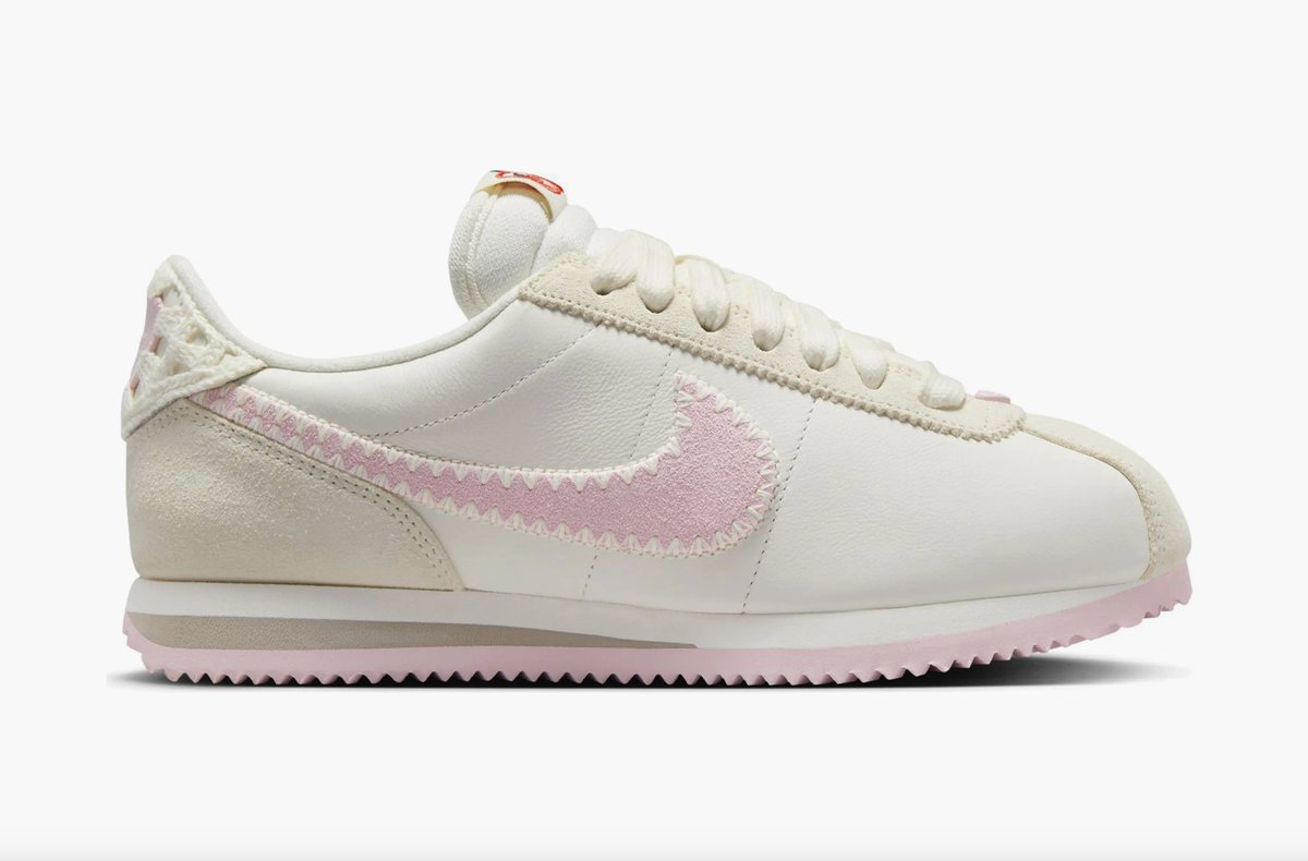 SOLELINKS's tweet photo. Ad: Women’s Nike Cortez ‘Valentine’s Day’ dropped via Shiekh => https://t.co/tTHcDz9l7d https://t.co/ZexU7C5Hlc