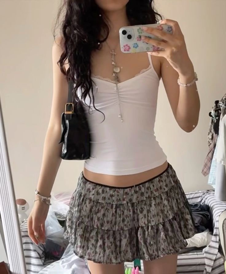 pinkiepie304's tweet photo. eat less and move more and you’ll be able to wear whatever u want this summer https://t.co/uNKloMRpvB