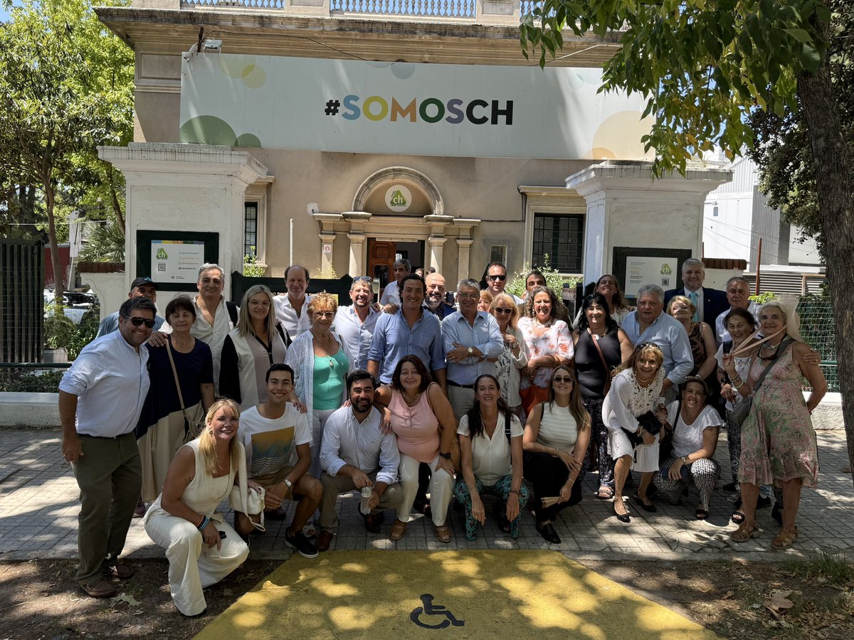 lista71's tweet photo. NUEVA ETAPA EN EL @Municipio_CH

Acompañamos con entusiasmo el traspaso de mando e inicio de la gestión de Roberto Patrone.

El municipio vuelve a estar en manos de un equipo con compromiso y convicción para seguir mejorando la vida de los vecinos.

¡Éxitos en esta nueva etapa! https://t.co/3I56LhIat1