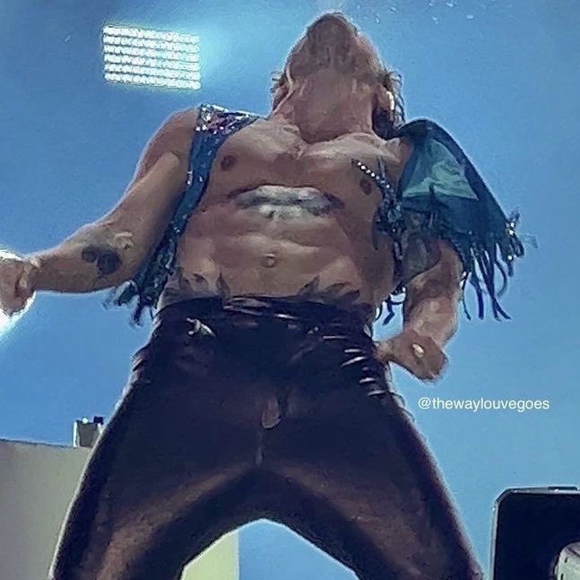 vic 🐽 (@vicrrie) on Twitter photo 