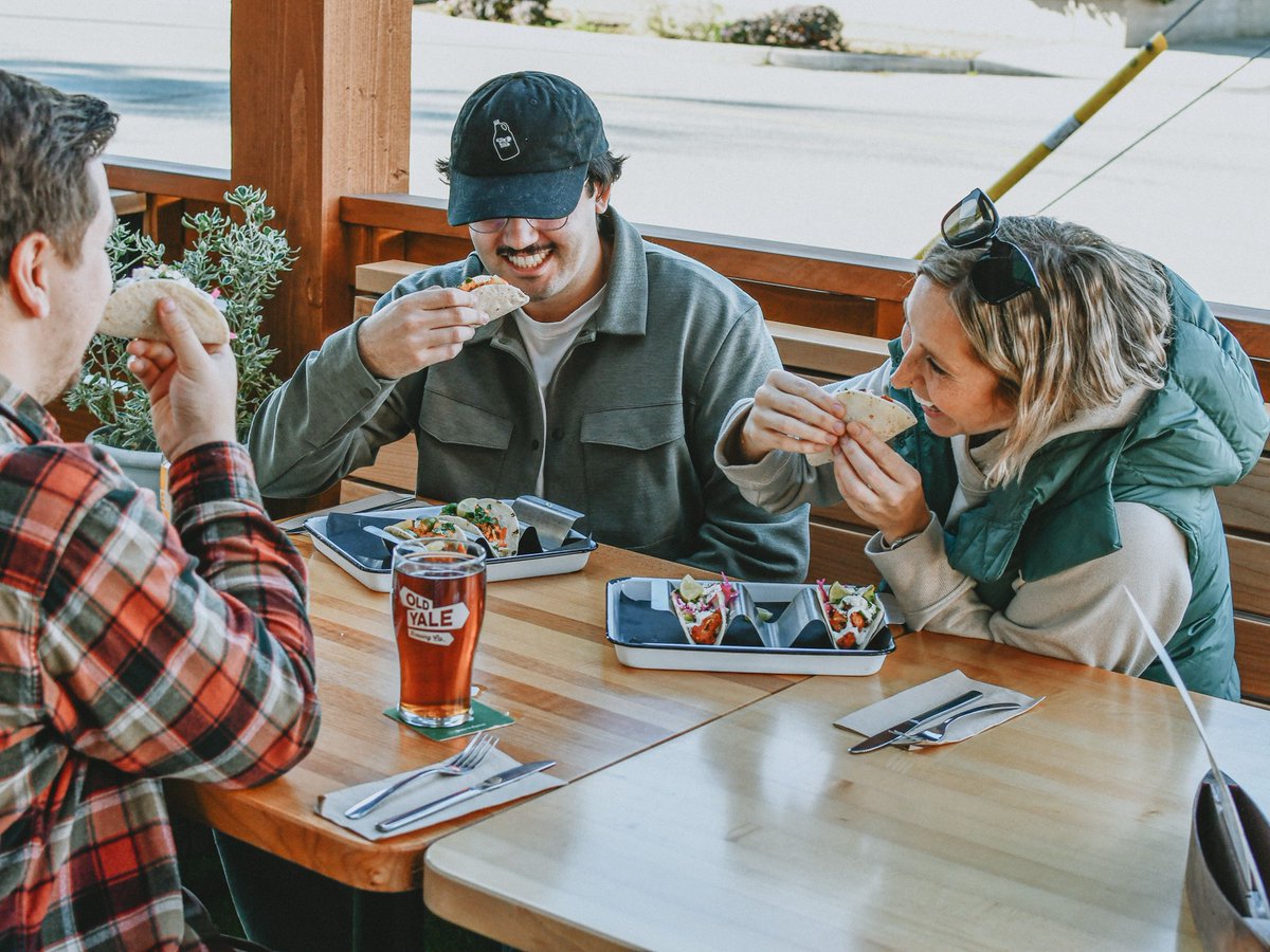 “okk pretend you’re eating but make it look natural”

Come snag these tacos, they’re only $5 a piece every Monday :) 

oldyalebrewing.com