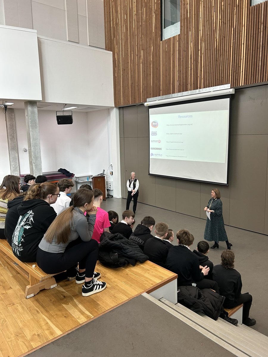 harrisacdundee's tweet image. Huge thanks to our good friend @TinaMcGuff for presenting to our S3 pupils this afternoon on Mental Health &amp;amp; Well-Being as part of her Scottish Schools Tour. ❤️

S6 tomorrow with @BBCScotland in filming the session. 

#Welcome 
#TogetherWeAreHarris 
#secondstosnap