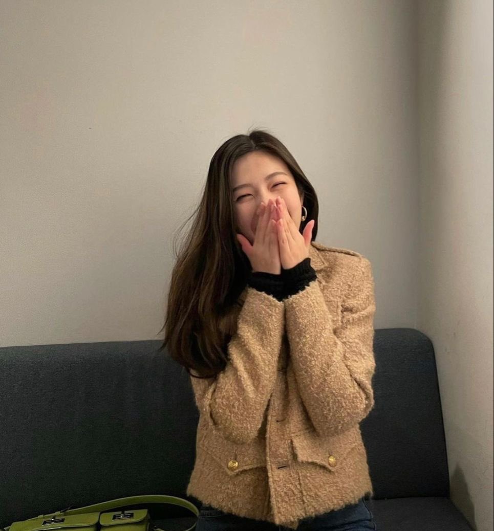 joypics's tweet photo. girlfriend coded https://t.co/3y35VkfSiY