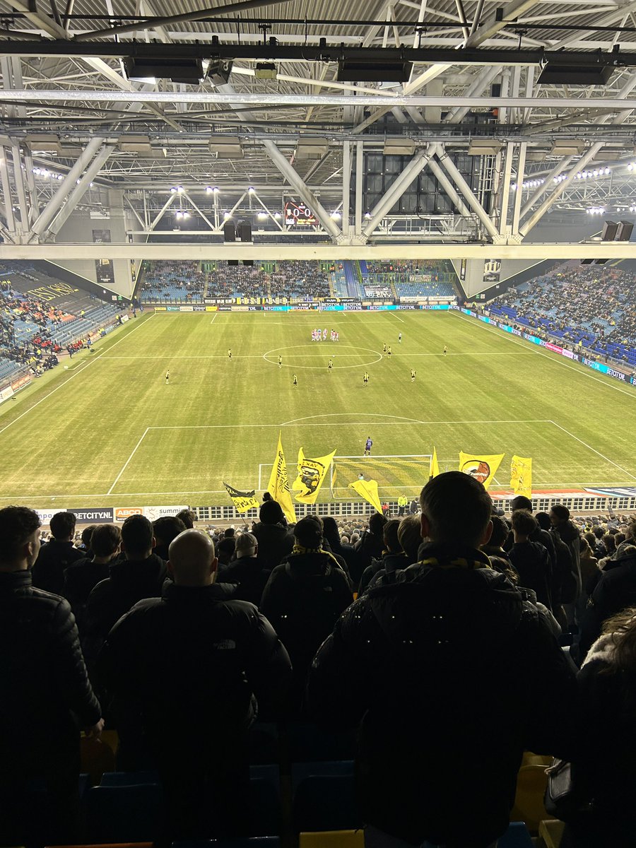 langewater's tweet photo. #HupVitesEenStukOfZes #VitEmm https://t.co/MrhsjKyyqh