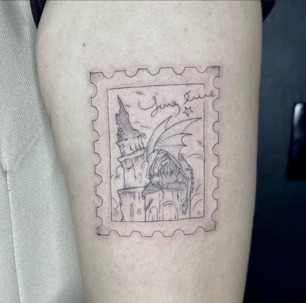 feryrg's tweet photo. @sayakahaze Mi primer tatuaje también fue de Taylor y tengo otros cuantos inspirados en ella también. La merch como dices es gran referencia. https://t.co/6kw44NsSo2