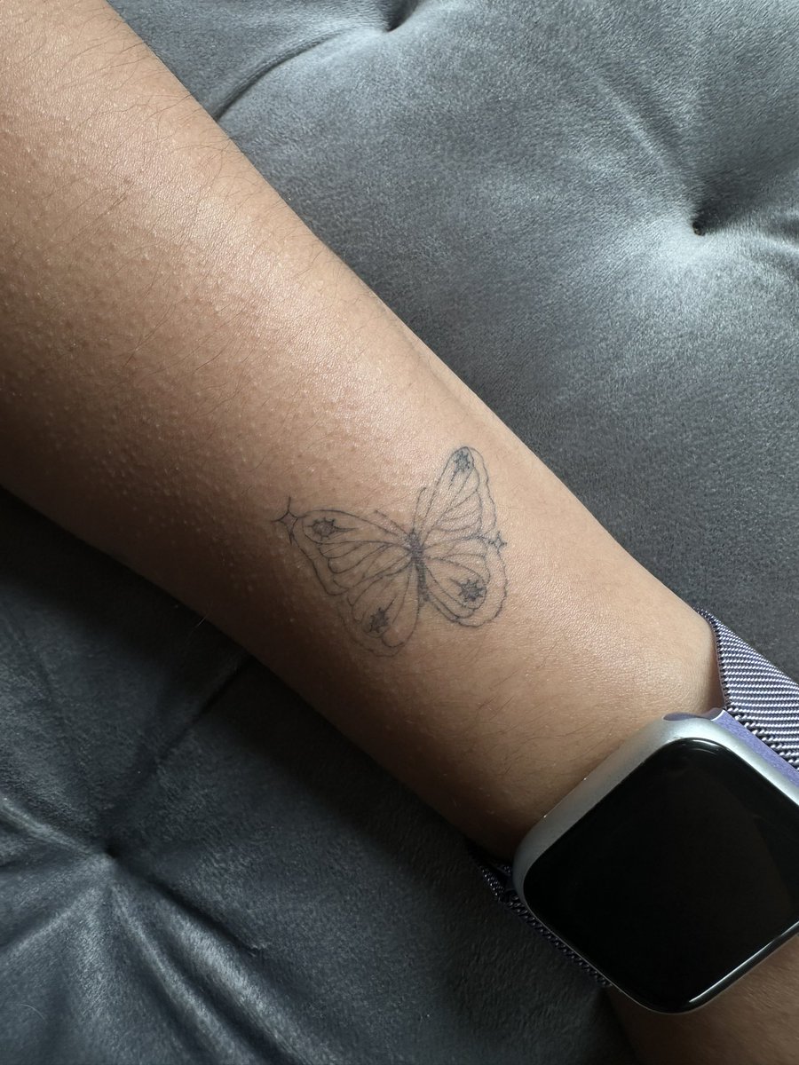 feryrg's tweet photo. @sayakahaze Mi primer tatuaje también fue de Taylor y tengo otros cuantos inspirados en ella también. La merch como dices es gran referencia. https://t.co/6kw44NsSo2