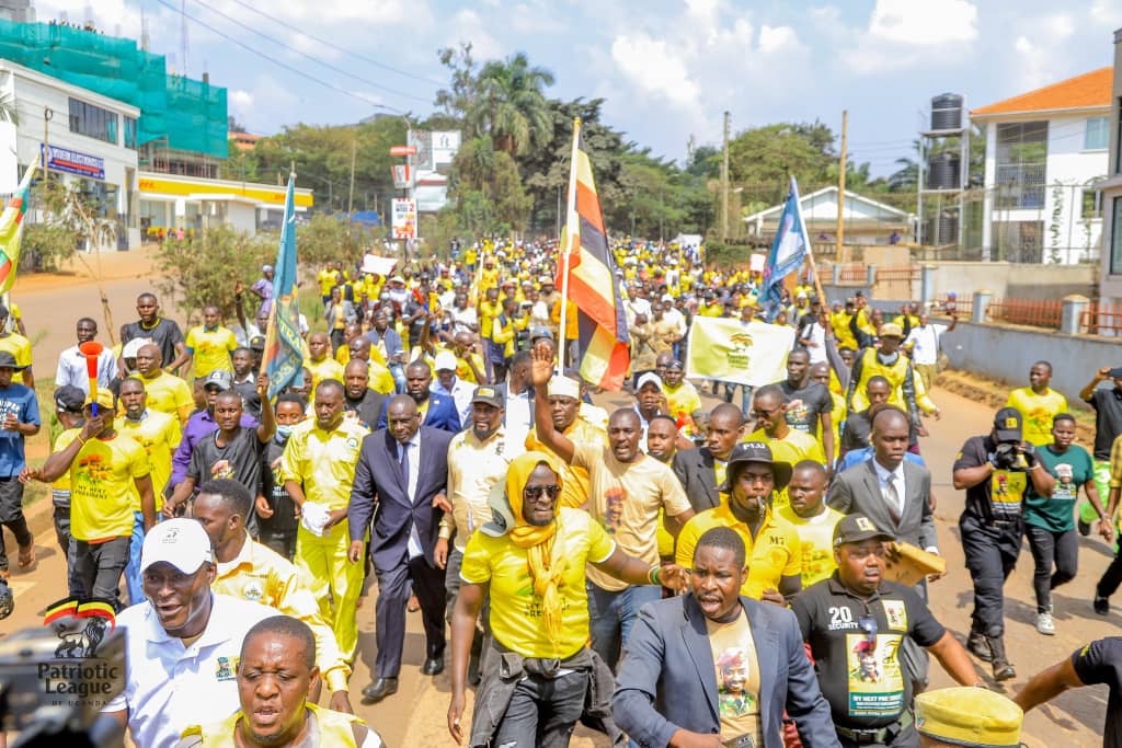 ProcieTamale's tweet photo. PLU Foot Soldiers HURRAAAH....🔊🔊🔊
Tewali kuzikiza 🔥 We stand stronger batulabe kimafia 💪🏽
#WeDemandRespectForGen @mkainerugaba https://t.co/9Un4wkjZEG