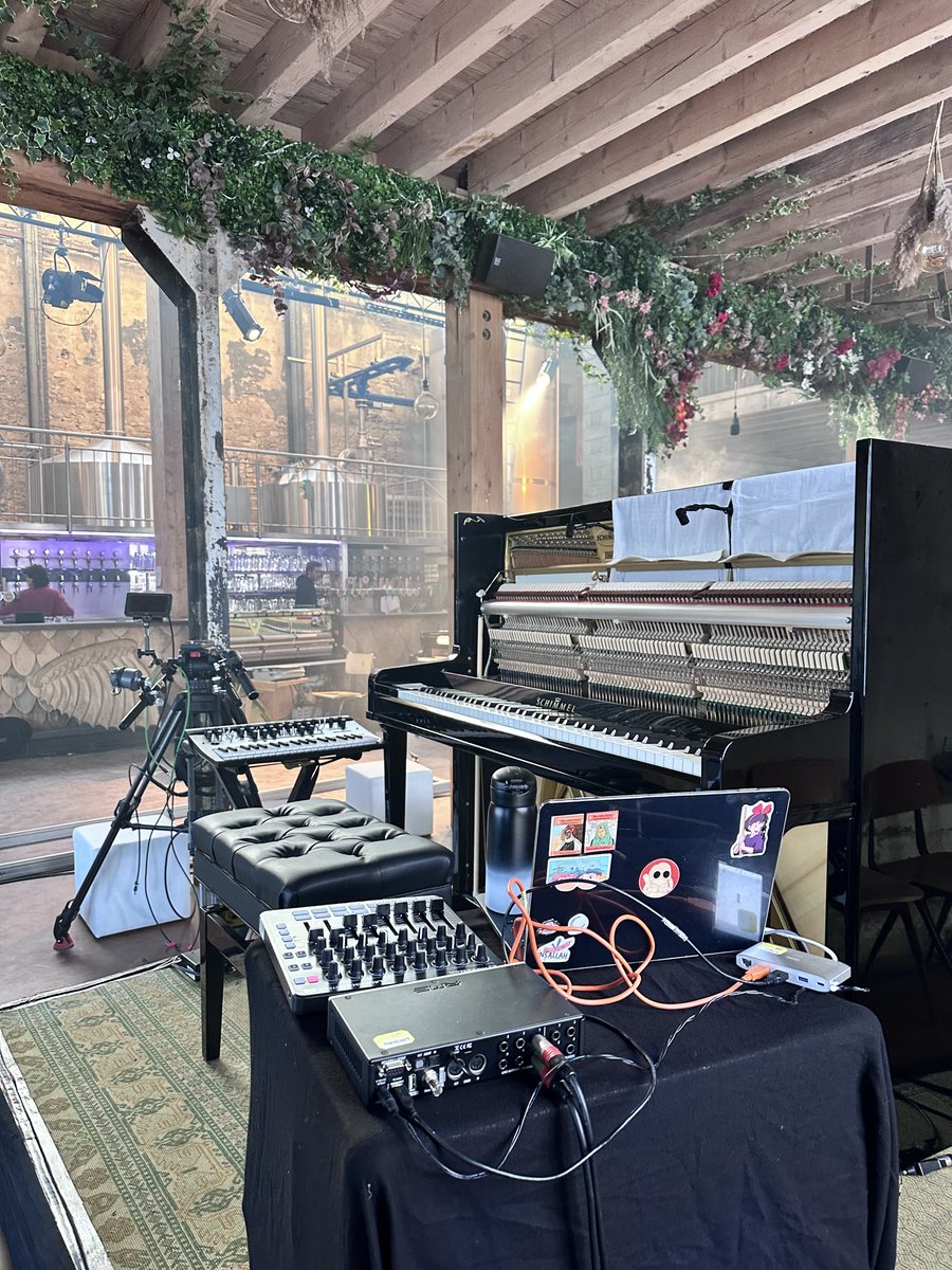 Büşra Kayıkçı tweet media