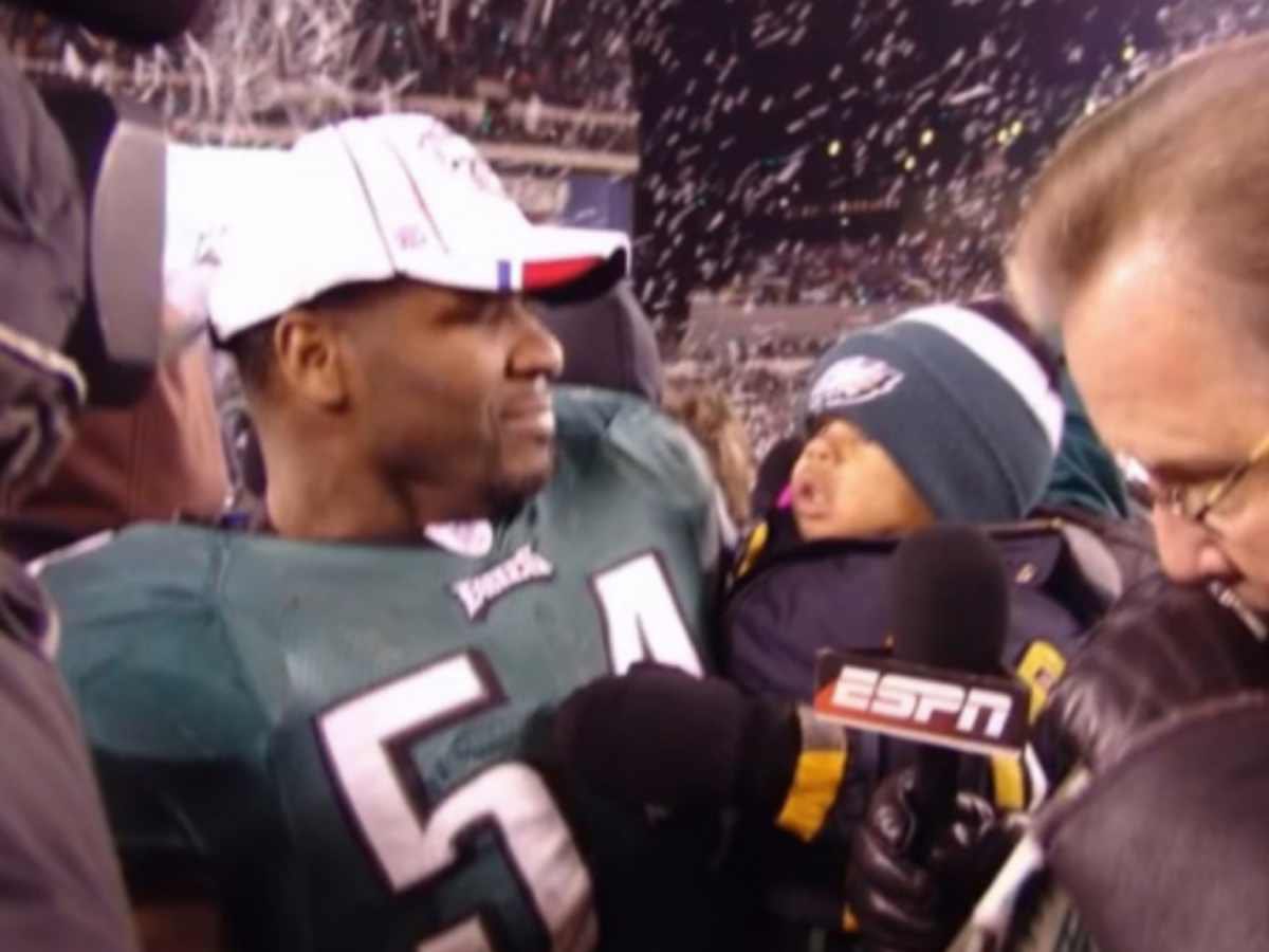 SleeperNFL's tweet photo. Jeremiah Trotter and Jeremiah Trotter Jr. celebrating the 2004 NFC Championship and now Super Bowl 59 🥲 https://t.co/0vLSHac2O3