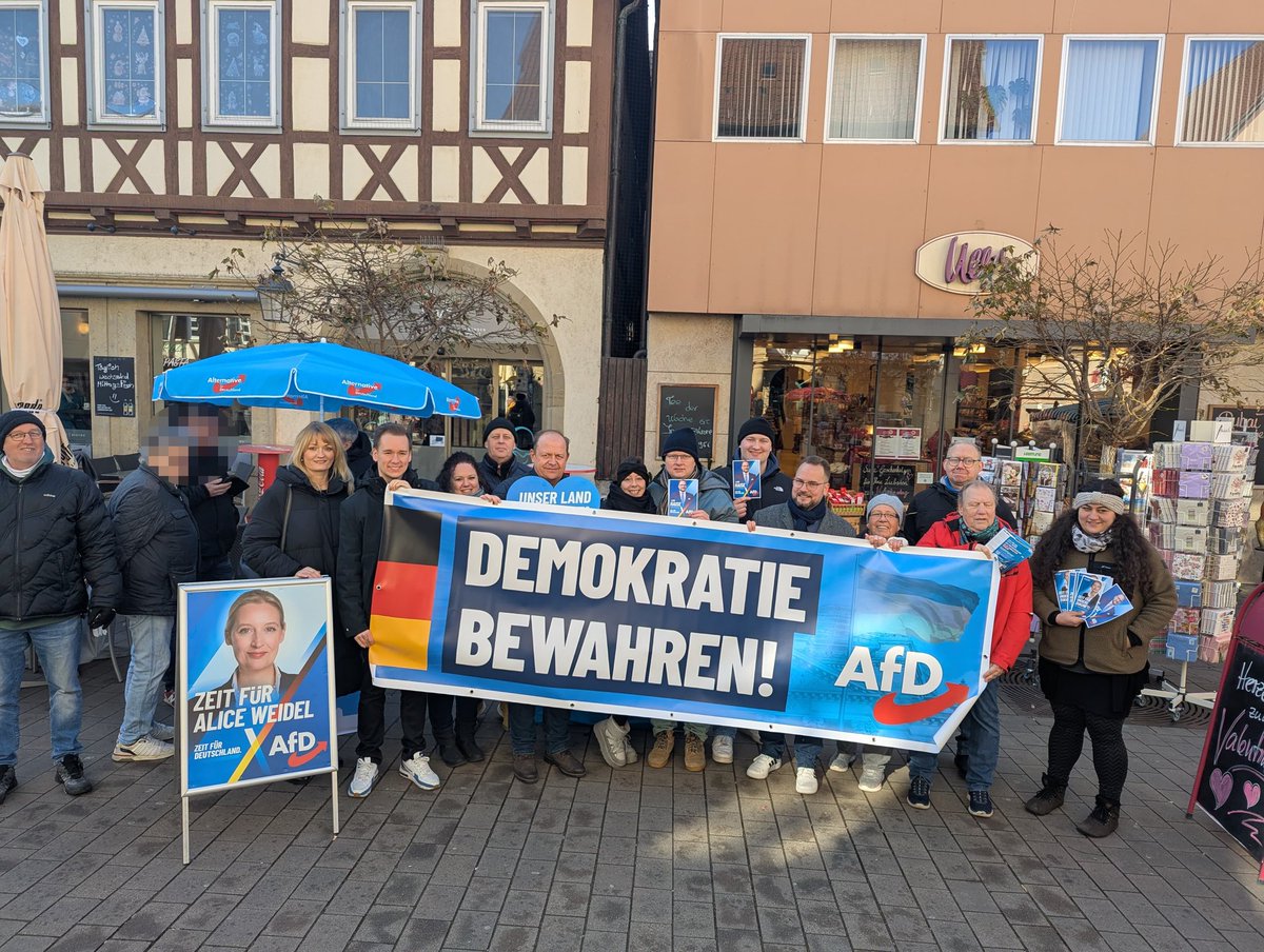Unser Infostand vom Wochenende in #Winnenden mit starker Besetzung und viel Interesse 💪💙 #AfD