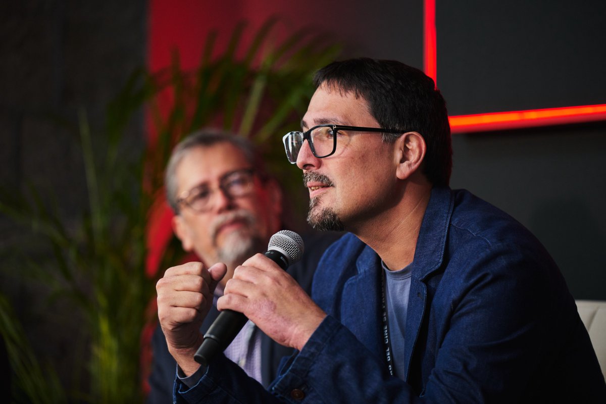 AMACC (@academiacinemx) on Twitter photo Hoy comenzó el #SeminarioNuevasFronteras, desarrollado junto con @netflixlat y @pimientafilms. Estamos muy entusiasmados de ser parte de este gran proyecto que busca promover la diversificación y democratización del acceso a la producción audiovisual. 🎥 Hoy comenzó el #SeminarioNuevasFronteras, desarrollado junto con @netflixlat y @pimientafilms. Estamos muy entusiasmados de ser parte de este gran proyecto que busca promover la diversificación y democratización del acceso a la producción audiovisual. 🎥