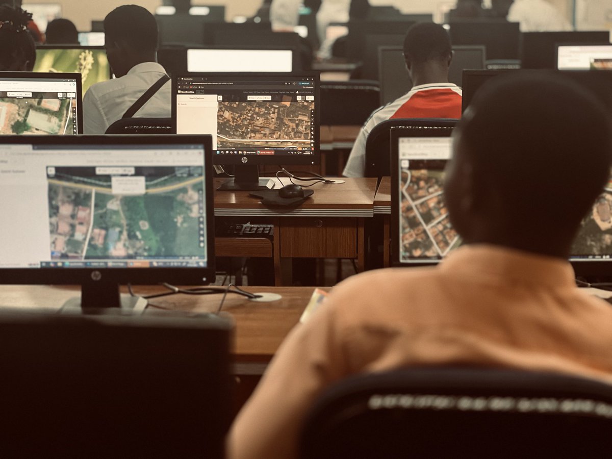 YouthmappersUCC's tweet image. Guess what, @YouthmappersUCC asked for it and aspiring mappers delivered🫵🏾🔥
ValDayMapathon task was finally released, ❤️
Just do your best and stand a chance to win various amazing prizes and awards🤩
#ValsDayMapathon❤️🗺️
#UCCyouthmappers
#WeDontJustBuildMapsWeBuildMappers😮💨🗺️