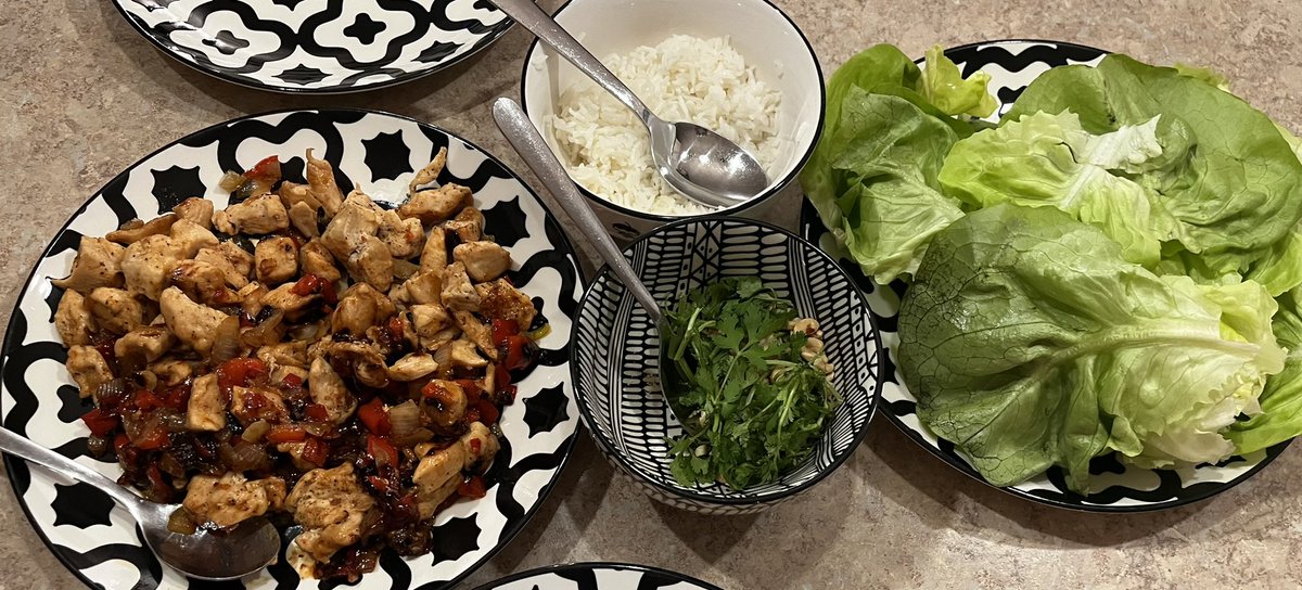 lissete_junco's tweet image. #thaichickenlettucecups #lettucecups #thaichicken #chicken #rice #plantains #homemade #homemadefood #yummy #yumyum #sogood #soyummy #food #foodie