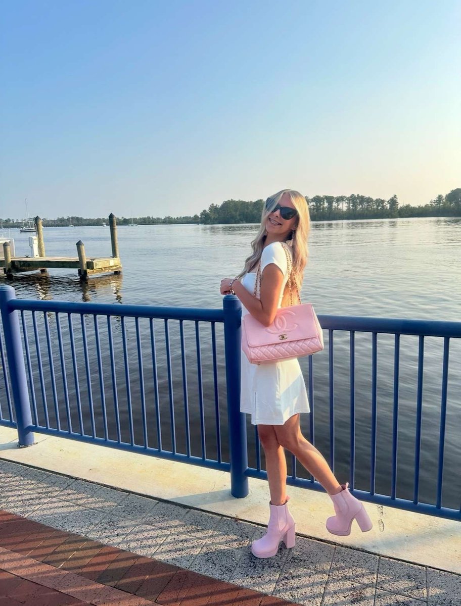 tinymaddie's tweet image. Just a girl ✨