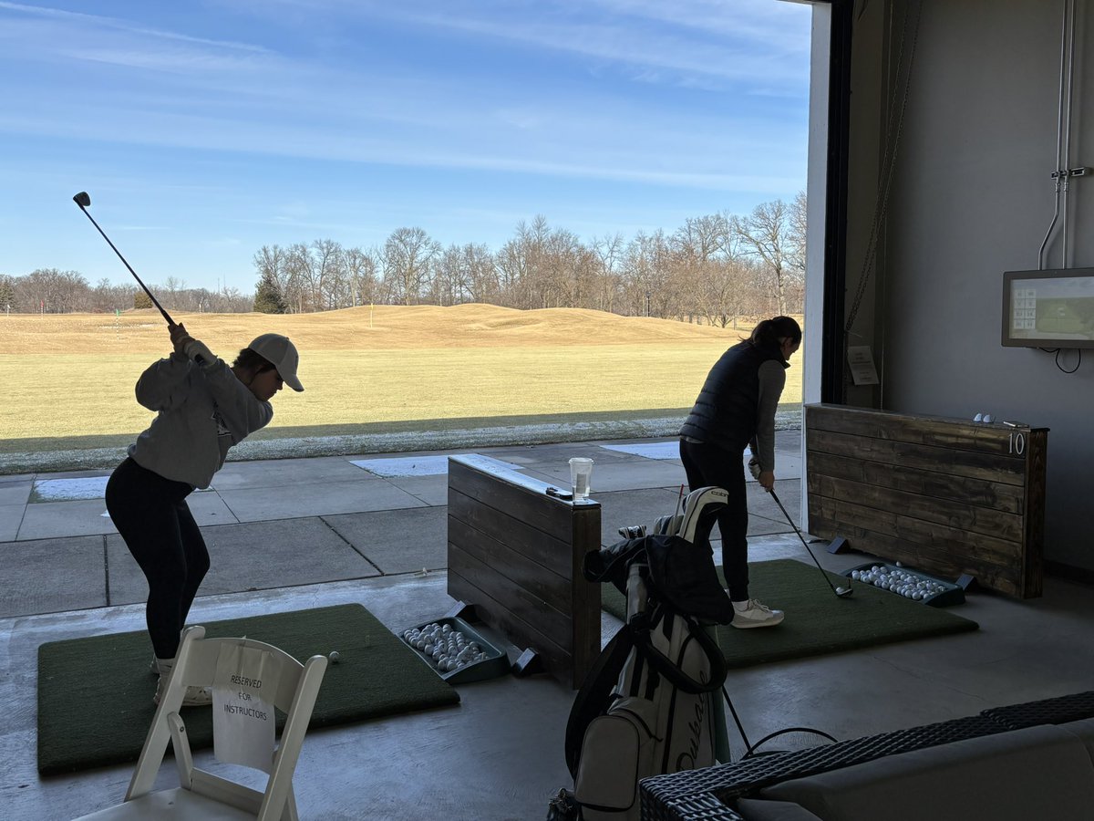 dupage_golf's tweet image. Great Winter practice for the Chaparrals!  Only getting better!  #family #practice #golfgrind