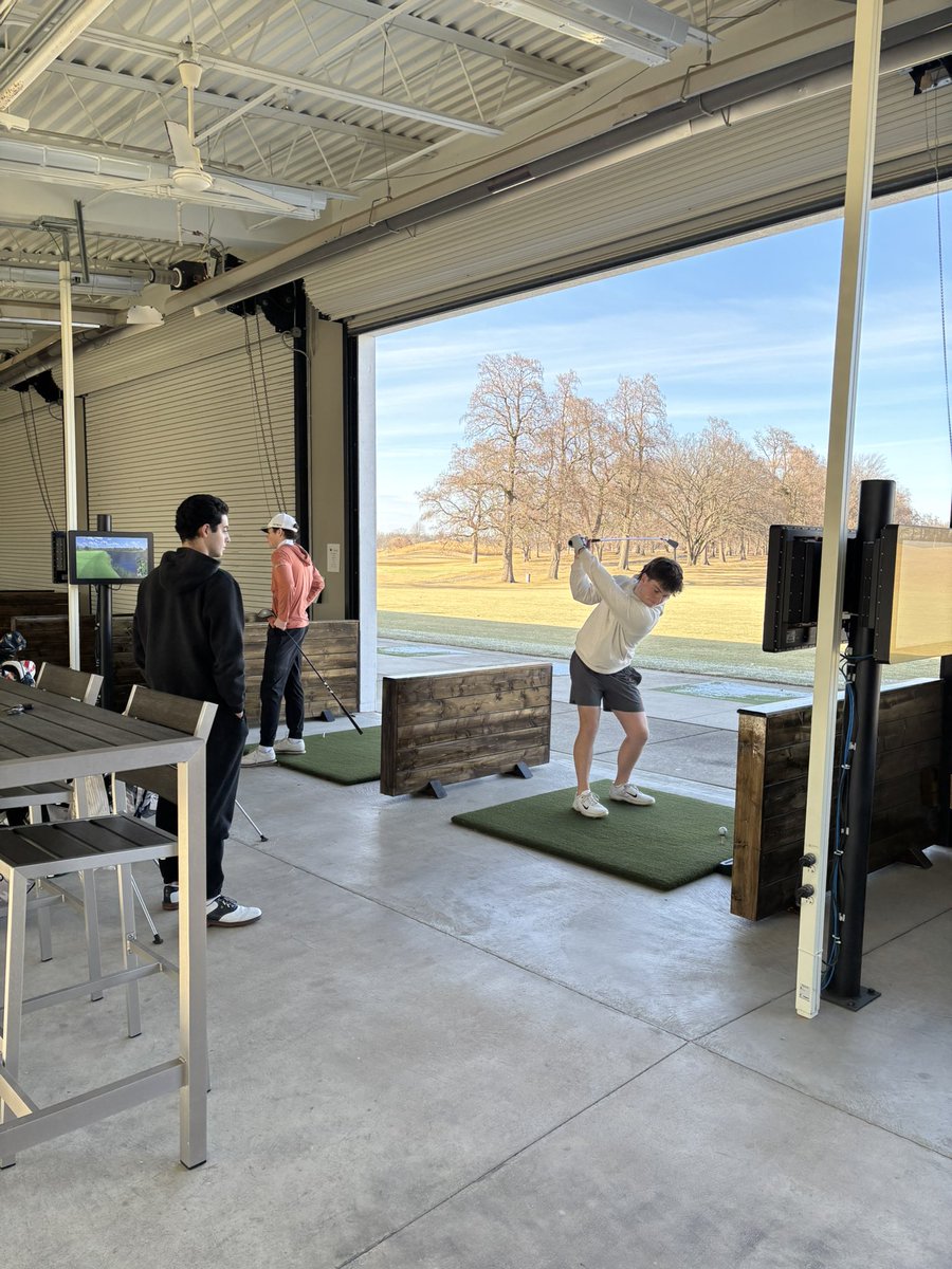dupage_golf's tweet image. Great Winter practice for the Chaparrals!  Only getting better!  #family #practice #golfgrind