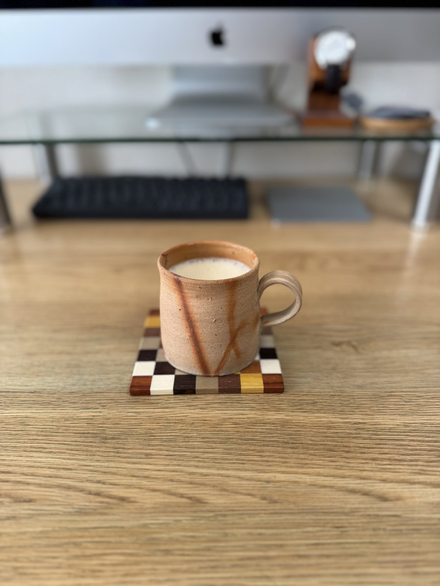 baboocon's tweet photo. 今朝の1杯、完全無欠コーヒー。
グラスフェッドバターを切らしてるので木次バターで代用した😅
#完全無欠コーヒー #bulletproofcoffee #バターコーヒー #buttercoffee #カンムケ #木次バター #mctoil #MCTオイル #C8MAX #仙台勝山館 https://t.co/enZU10pDrF