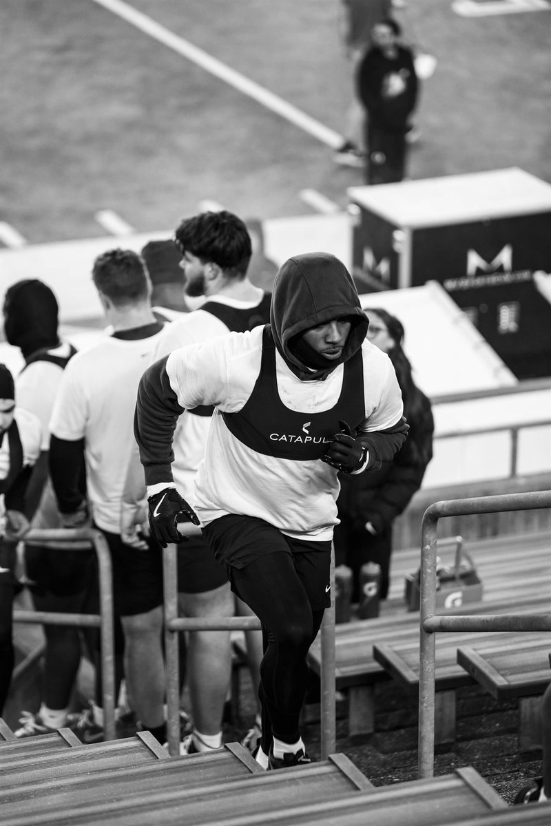 DAYLEN AUSTIN 🦇 tweet media