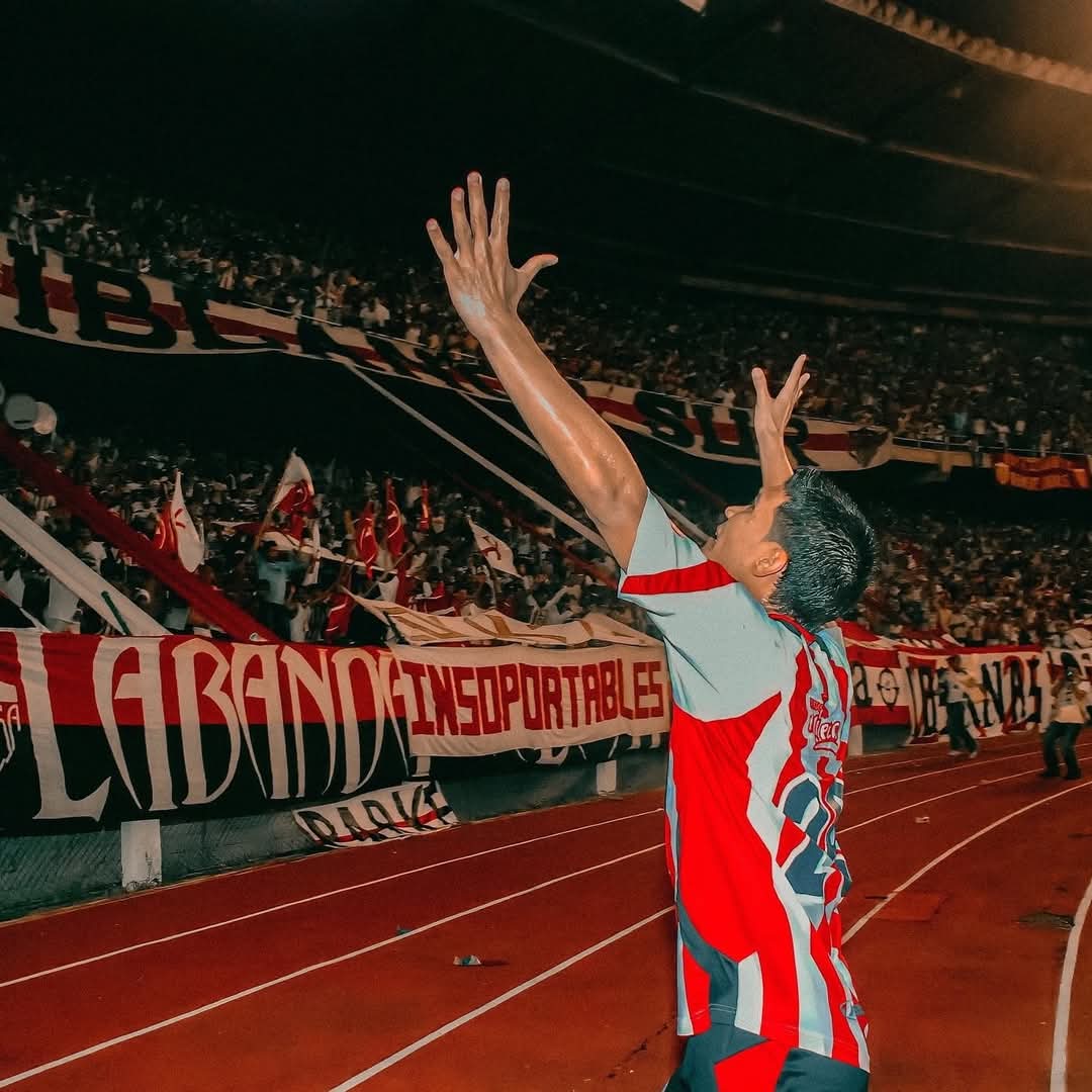 Cantillista's tweet photo. Regresó el ídolo ♥️🤍 https://t.co/Vta1HWRaC9