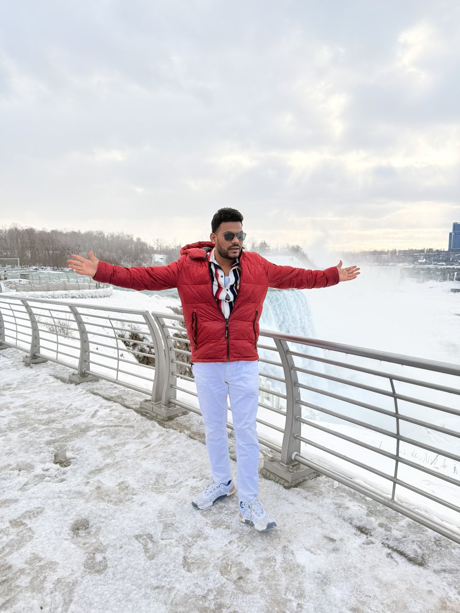 bharatakhil's tweet photo. #niagarafalls 😍😍😍😍 https://t.co/ZxmvJMtgLV