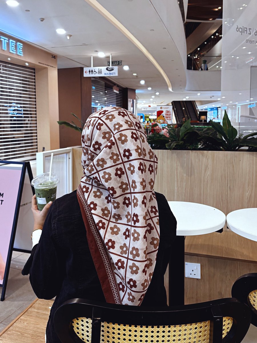 Nurintashaa's tweet photo. So i wish i know earlier...

1. Flat maryjane dr cardin - sedap gila tapak dia lembut

2. Inner geeta - boleh gantikan airism uniqlo

3. Tudung zoe arissa - RM15 je tapi lawa teruk??

4. Handbag sometime - cantik, spacious and lain dari lain 

Semua ni local brand tau 🔛🔝 https://t.co/0uJMMXZUKP