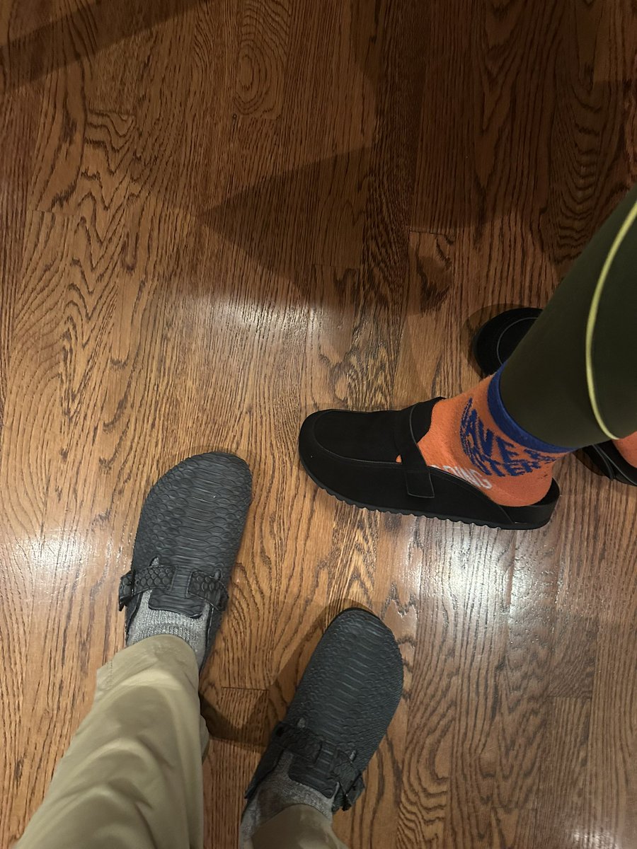 DfsSchoder's tweet image. Yo DFS guys, what am I supposed to wear this DK Onyx gift with? Like are these an indoor or outdoor shoe? Is it for casual wear? I’m more of New Balance guy myself…