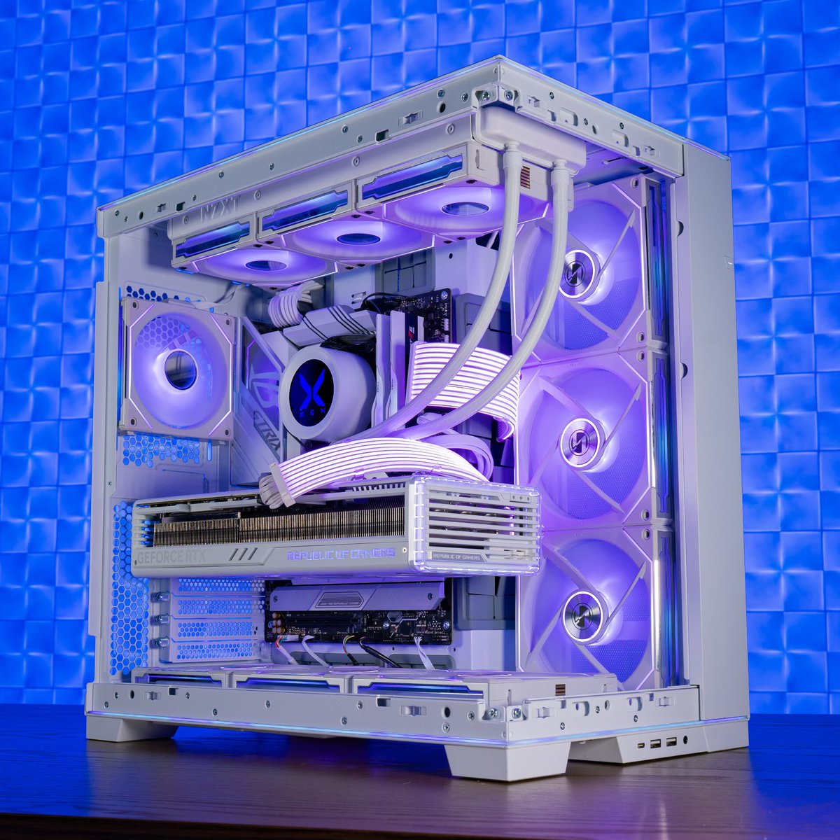 Giving away the $2,500 PC TOMORROW… who wants it? 😳

Make sure to watch us choose the winner LIVE on stream TOMORROW at 7pm EST