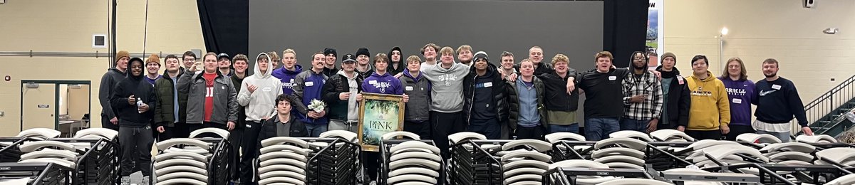 A huge shout to our Freshman Class-Led by Spencer Berger-for helping out with Paint the Town Pink this weekend!!

Great to see the boys making a positive impact for a great cause in the community!

#C4
