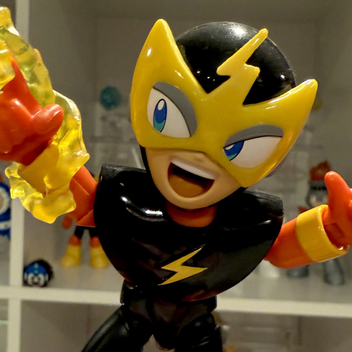 VeebsToys's tweet photo. Happy #MegaMonday! Nothing special this week, just that I absolutely love this figure, and how expressive it is.
#MegaMan #RockMan #ElecMan #JadaToys https://t.co/oExS3HMTan