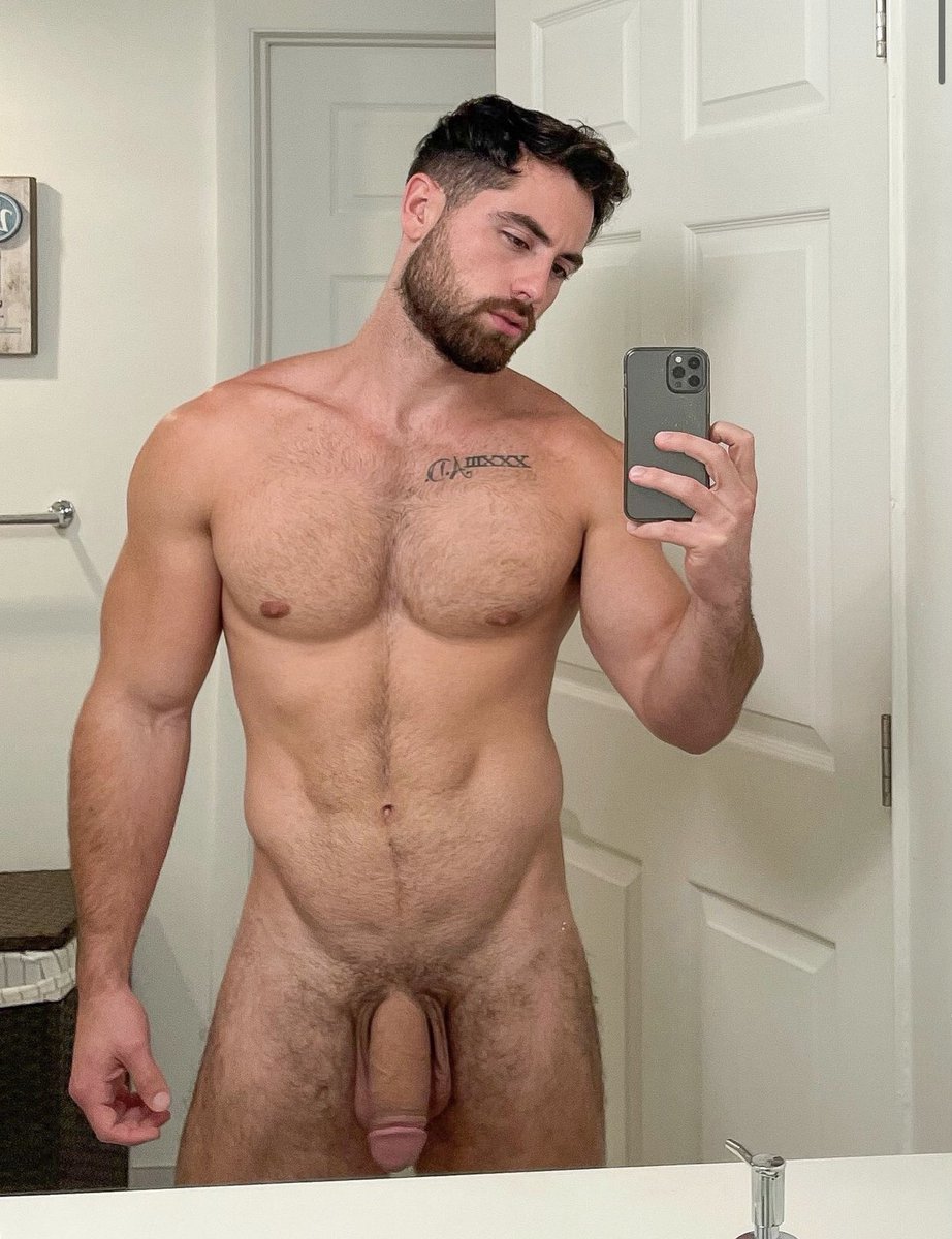 Just lonely here. Wish we could meet tonight handsome. I’m Vers. Any top or bottom dm me let’s meet I really need someone to suck my cock