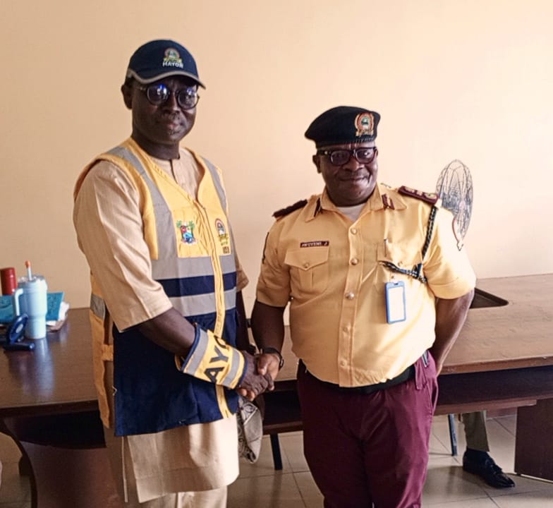 LagHDistrict04's tweet photo. The Permanent Secretary, Lagos State Health District IV, Dr Abimbola Bowale, has been inducted as LASTMA (Lagos State Traffic Management Authority) Special Traffic Mayor. Dr Bowale expressed his appreciation to the team for the privilege.
#lagoshealthdistrictiv
#phcb
#LASTMA https://t.co/DI0VN6W2gJ