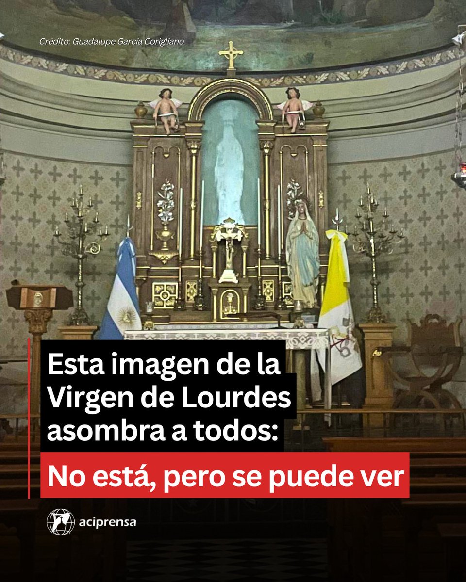 aciprensa's tweet photo. En la capilla del Santuario Nuestra Señora de Lourdes de Alta Gracia, en Córdoba (Argentina), los visitantes son testigos de un fenómeno inexplicable: una imagen tridimensional de la Virgen María aparece en la hornacina del retablo, aunque el espacio está vacío.

La capilla de la Virgen, ubicada en un amplio predio, alberga una réplica de la gruta Massabielle de Lourdes, inaugurada en 1916. En 1922, se formó una comisión para construir una capilla cerca de la gruta, cuya primera piedra fue colocada en 1924 y bendecida en 1927 por el Obispo de Córdoba.

En 2011, la estatua de la Virgen de Lourdes fue retirada para restauración, quedando vacía la hornacina. Un día, al cierre del santuario, un sacerdote vio una imagen en el lugar vacío. Al acercarse, la imagen desaparecía, aunque desde lejos parecía estar presente, a pesar de que no había ninguna.

Ese mismo año, los frailes carmelitas descalzos del santuario emitieron un comunicado donde señalaron que “la manifestación de la imagen de la Santísima Virgen María no tiene por el momento explicación”.

“Debe ser interpretado por el pueblo de Dios como un signo para acrecentar y profundizar la fe cristiana y suscitar en los corazones de los hombres la conversión al amor de Dios y su participación en la vida de la Iglesia”, indicaron.

“El único mensaje de la Virgen no es otro que aquel que ha manifestado en su vida entre los hombres y, se halla recogido en el evangelio como revelación divina y guardado en el depósito de la fe católica”, precisaron los sacerdotes.

Este fenómeno es visible para todos, creyentes y no creyentes, y también aparece en las fotos tomadas en el lugar.

👉https://t.co/5V8Hy7ypmw