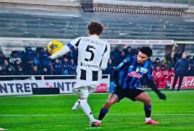 ZZiliani's tweet photo. Rigore.
Non rigore.
Non rigore.
Non rigore.
(Ce ne sono altri ma non ci stanno tutti).
Bel campionato no? https://t.co/7NuSVLjWRg
