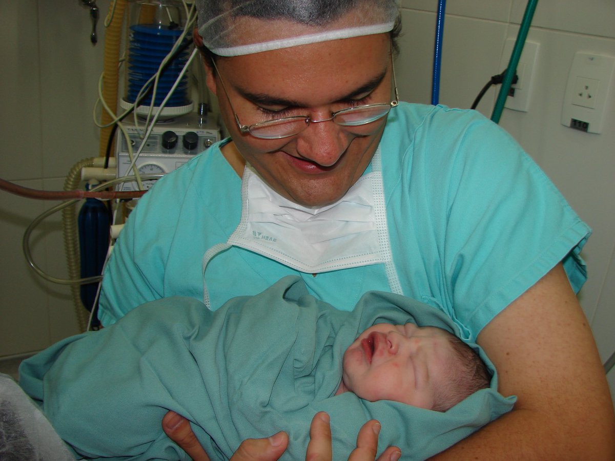 caco_borba's tweet image. “Semana passada” carreguei no colo a primeira vez… E hoje começa uma nova jornada, acho que a última que “carreguei” antes: tempo de faculdade! Vai lá, pequeno gigante! Que seja a bênção do Senhor sobre ti! Te amo, cara!

#cresceu #filhote #aindacarrego #faculdade