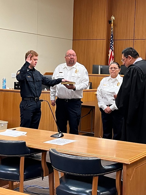 Gilariverhealth's tweet image. Congratulations to EMT Laramie Kisto and EMT Lawson Fitzsimmons for being our newest sworn members of the EMS department. Thank you, Chief Judge Hill, for the ceremony and the words of thankfulness and encouragement.

#EMS #EmergencyMedicalServices #CaringForTheCommunity #EMSLife…