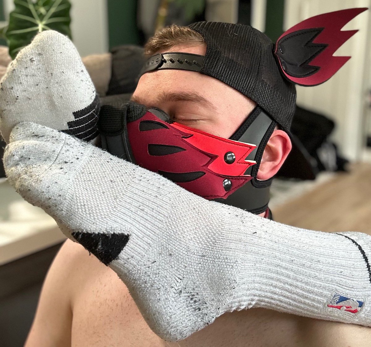 pup_filou's tweet photo. fresh from the dryer - my favourite smell
#freshsocks #sniffing #socks #humanpup https://t.co/kChJdPaxC0