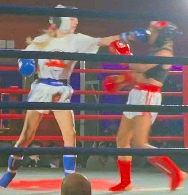 HometownTV12's tweet photo. VIDEO: Brockville's Kristina "Killer Bee" Mabry Continues Her Winning Streak

https://t.co/83axTRUyec https://t.co/bBSlKybG59