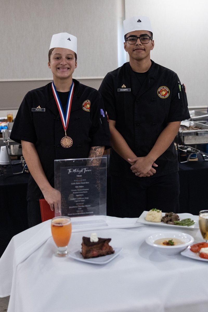 MCB_Hawaii's tweet photo. 📍MCBH (Jan. 16, 2025)
Food service specialists with Headquarters Battalion participated in the 2024 Chef of the Year competition, competing against one another in a cook-off and a series of evaluations.
#mcbh #marines #oahuhawaii #chefoftheyear #competition #cooking #burger https://t.co/5TpYoePeKf