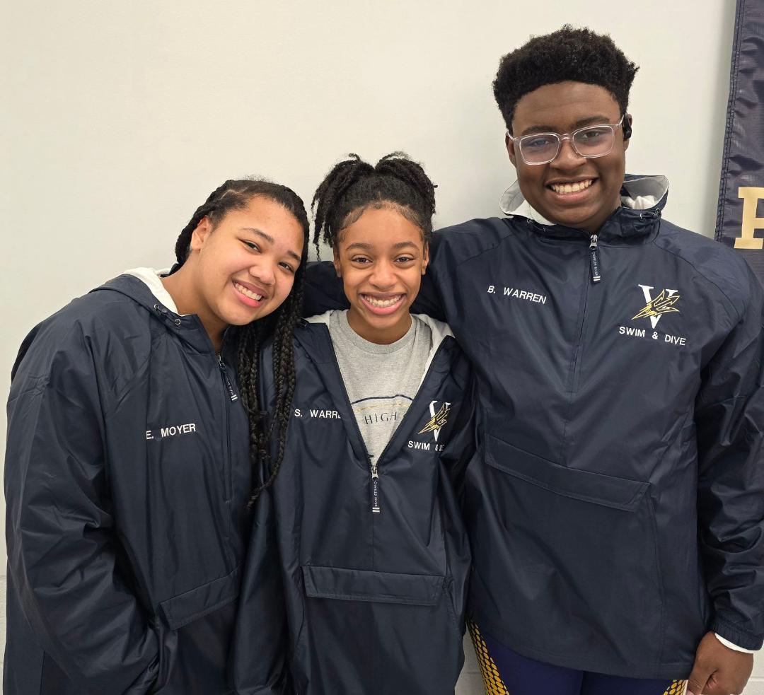 Cover1nonprofit's tweet photo. @Cover1nonprofit Donation Day for @VHS_BlueDevils swim team. The smiles say it all. Good luck this season. Thanks to all of our donors for making this possible! 🏊♀️ #youthsports #helpingcommunities https://t.co/qkLhRw38jI